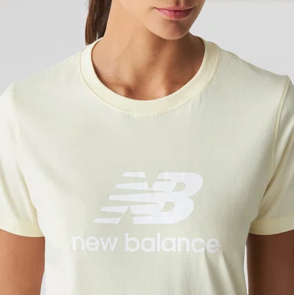 Camiseta New Balance Essentials