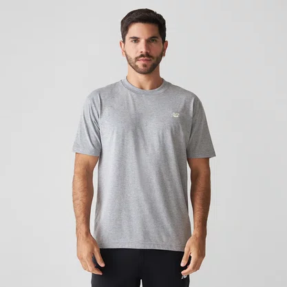 Camiseta New Balance Essentials Sl