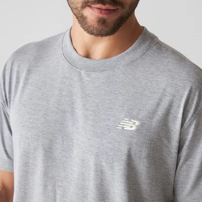 Camiseta New Balance Essentials Sl