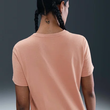 Camiseta Nike Sportswear Essentials