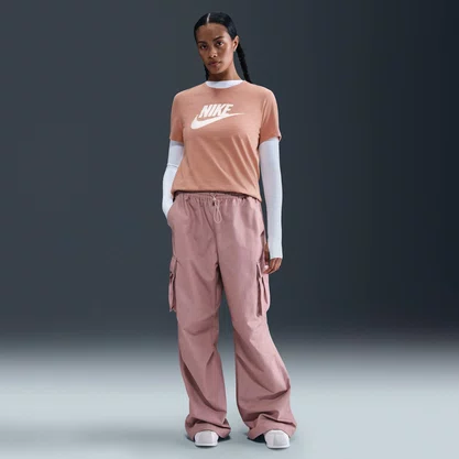 Camiseta Nike Sportswear Essentials