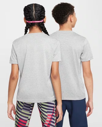 Camiseta Nike Legend Swoosh Infantil
