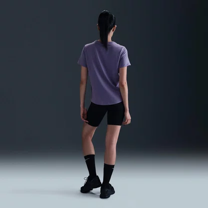 Camiseta Nike Sportswear Club Essentials