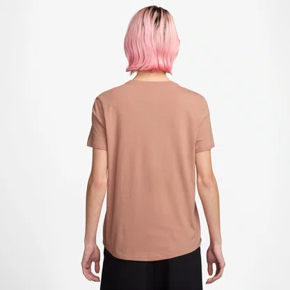 Camiseta Nike Sportswear Club Essentials