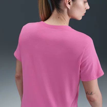 Camiseta Nike Sportswear Club Essentials