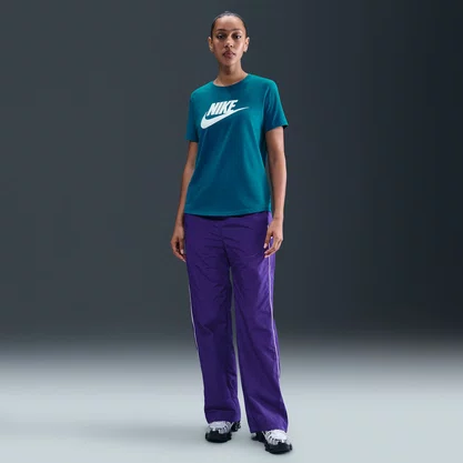 Camiseta Nike Sportswear Essentials
