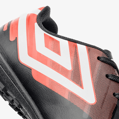 Chuteira Umbro Action