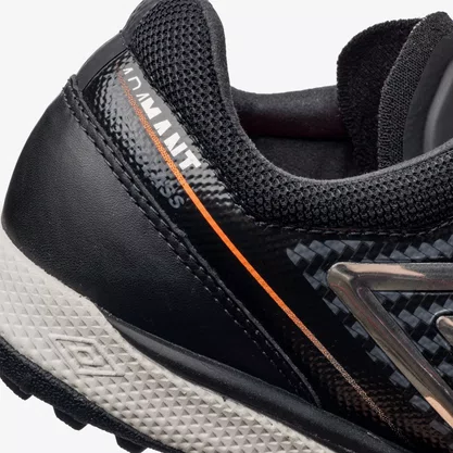 Chuteira Umbro Adamant Master
