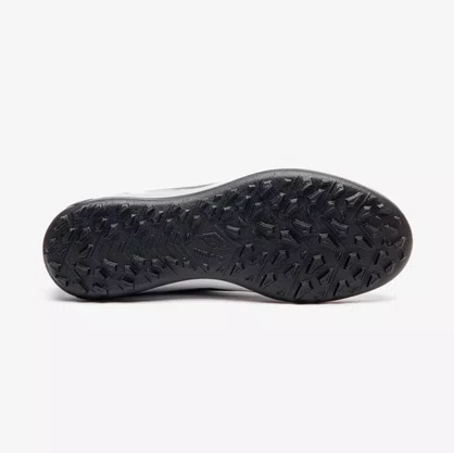 Chuteira Umbro Society Invictus