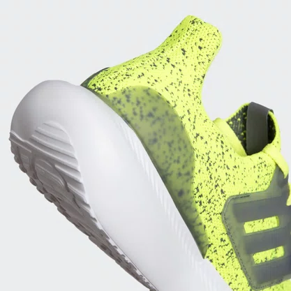 Tênis Adidas Acelera