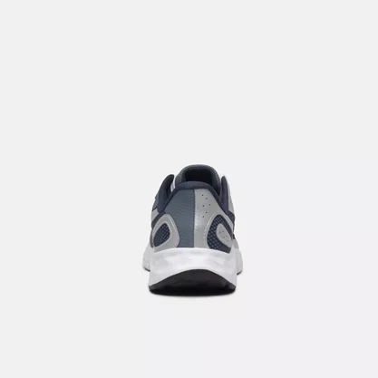 Tênis New Balance Fresh Foam Arishiv4