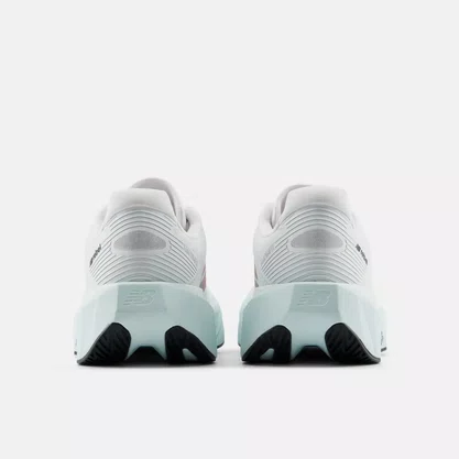 Tênis New Balance Fuelcell Rebel V5