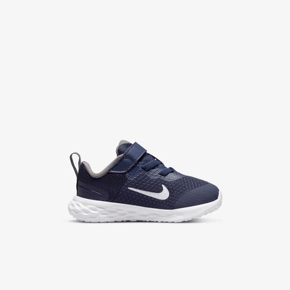 Tênis Nike Revolution 6