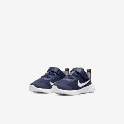 Tênis Nike Revolution 6
