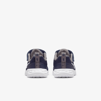 Tênis Nike Revolution 6