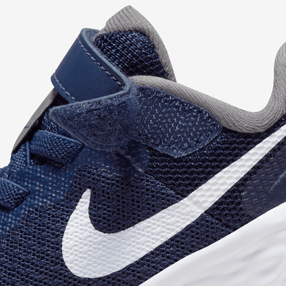Tênis Nike Revolution 6
