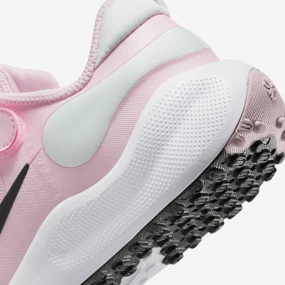 Tênis Nike Revolution 7
