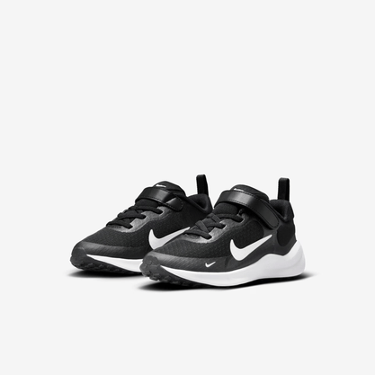 Tênis Nike Revolution 7