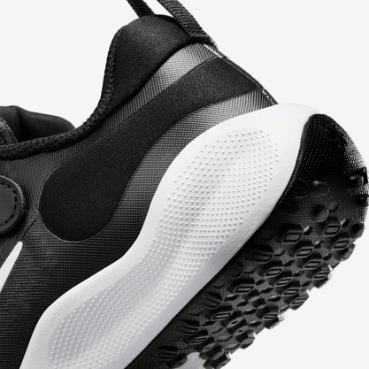 Tênis Nike Revolution 7