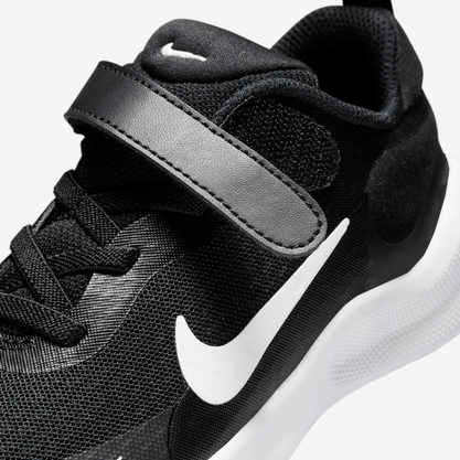 Tênis Nike Revolution 7