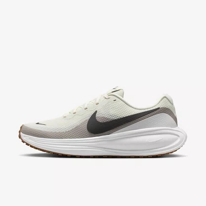 Tênis Nike Revolution 8