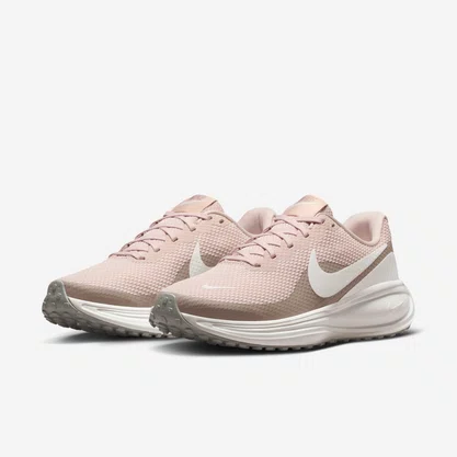 Tênis Nike Revolution 8