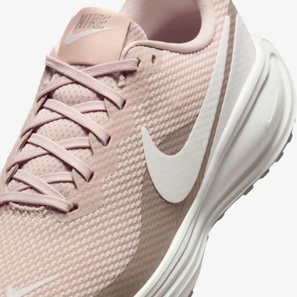 Tênis Nike Revolution 8