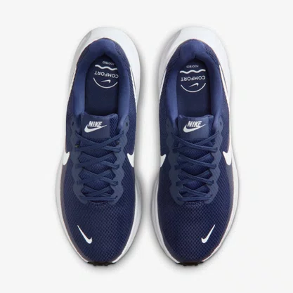 Tênis Nike Revolution 8