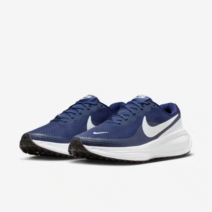 Tênis Nike Revolution 8