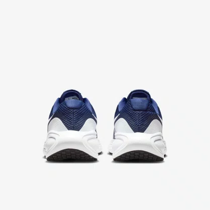 Tênis Nike Revolution 8