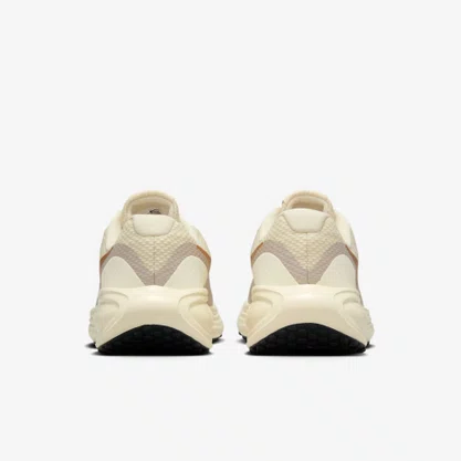 Tênis Nike Revolution 8