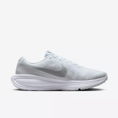 Tênis Nike Revolution 8
