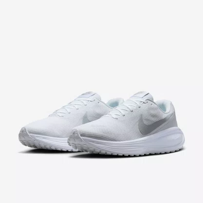 Tênis Nike Revolution 8