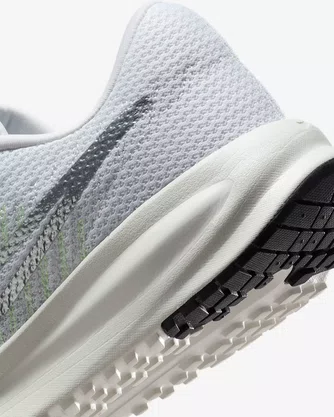 Tênis Nike Run Defy
