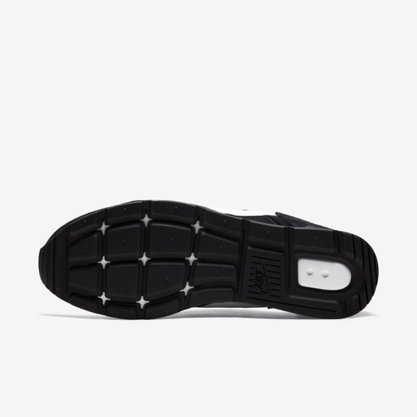 Tênis Nike Venture Runner