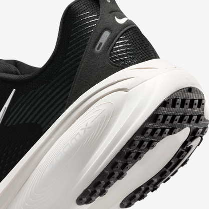 Tênis Nike Vomero 18