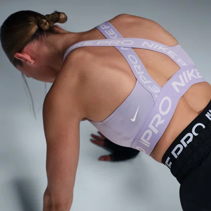 Top Nike Pro Swoosh