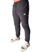 Calça New Balance Essentials