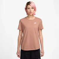 Camiseta Nike Sportswear Club Essentials